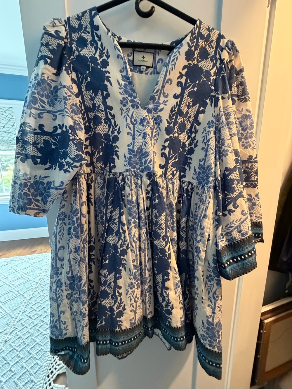 Tuckernuck Navy and White Floral Peasant Tunic Dress